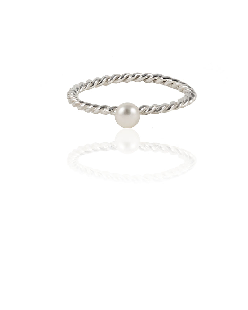 Thread XO Ring with pearl