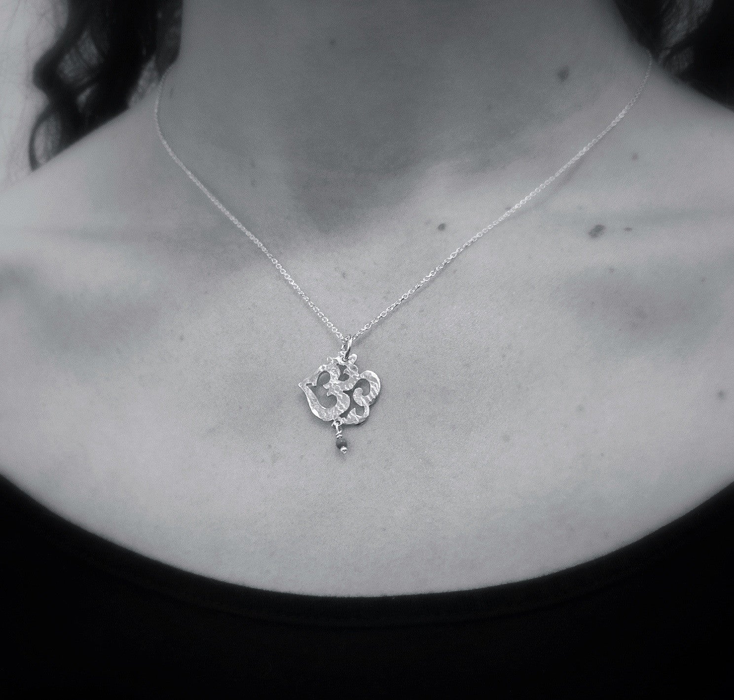 OM pendant small